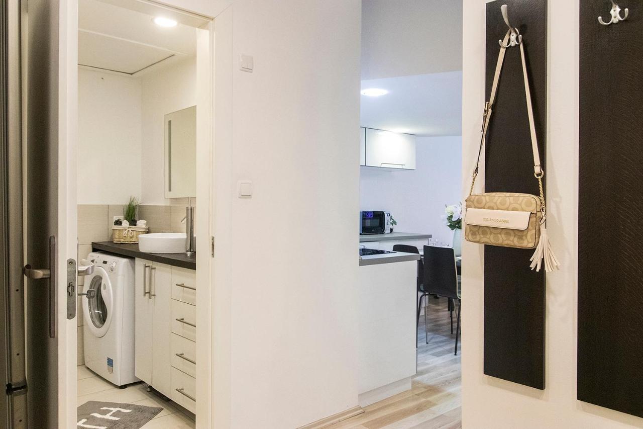 Real Apartments Semmelweis II บูดาเปสต์ ภายนอก รูปภาพ