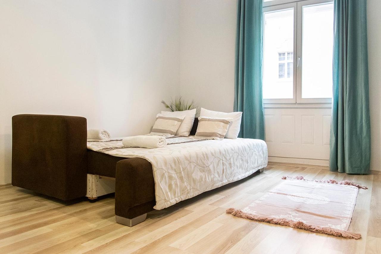 Real Apartments Semmelweis II บูดาเปสต์ ภายนอก รูปภาพ
